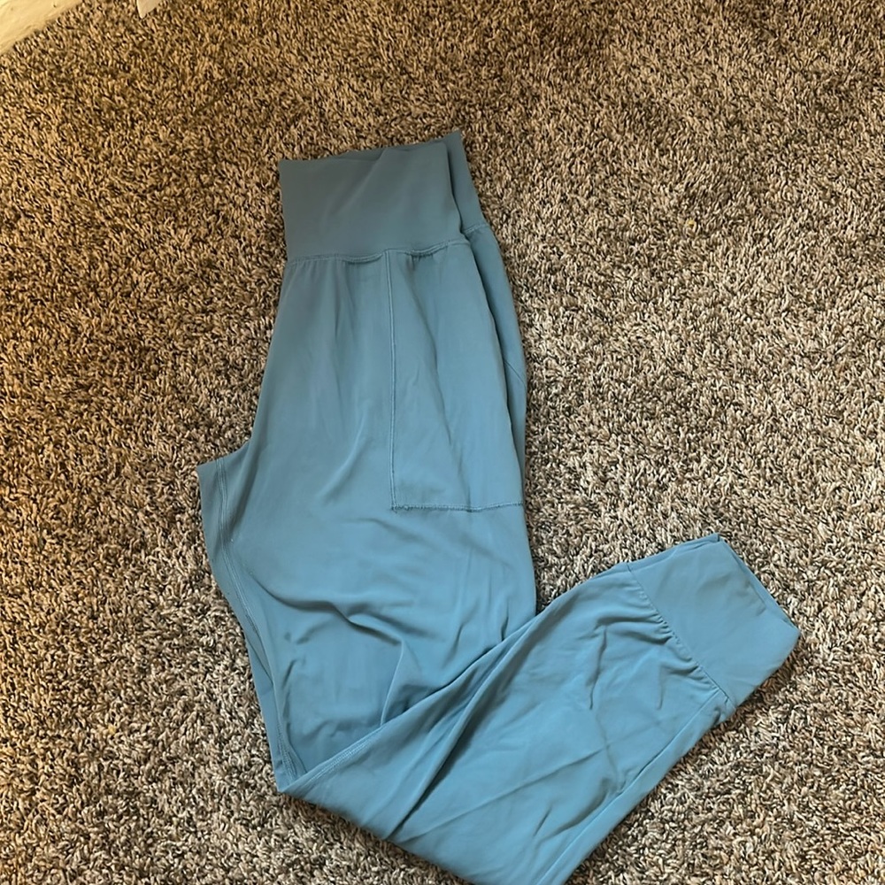 Athleta salutation jogger